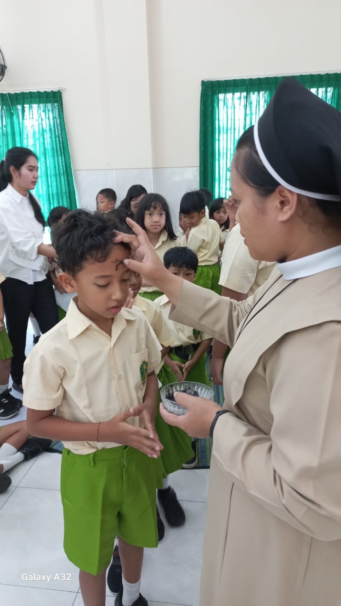 Misa Rabu Abu di SDK Sang Timur Yogyakarta: Momen Refleksi dan Kebersamaan