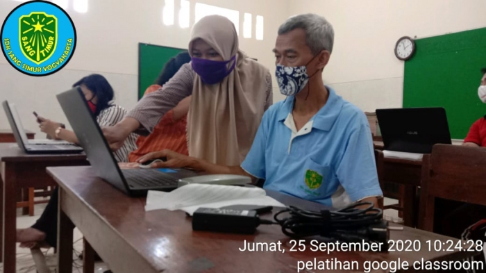 Pelatihan Google Classroom bersama Mahasiswa UGM